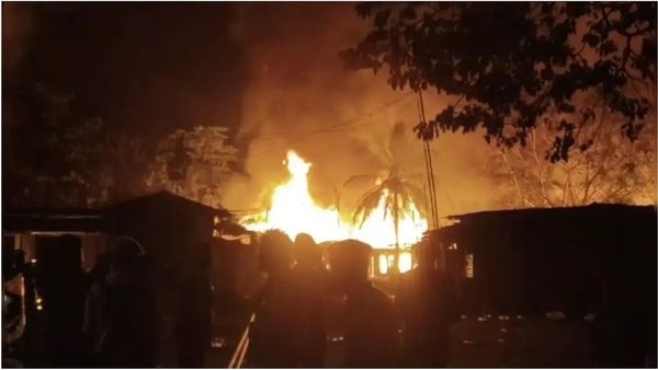 அசாமில் திடீரென வெடித்த வன்முறை.. உயிருடன் எரிக்கப்பட்ட 2 பேர்! உச்சக்கட்ட பதற்றம்