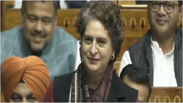 “மேற்கு வங்கத்தில் தேர்தல் வருவதால்.. வந்தே மாதரம் பாடலை பாஜக கையில் எடுத்துள்ளது”-பிரியங்கா காந்தி