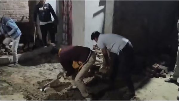 பர்தா அணிய மறுத்ததால் மனைவியை கொடூரமாக கொன்ற கணவர்! அப்பாவி பிஞ்சுகளின் நிலைமையும் இப்படி ஆயிடுச்சே!