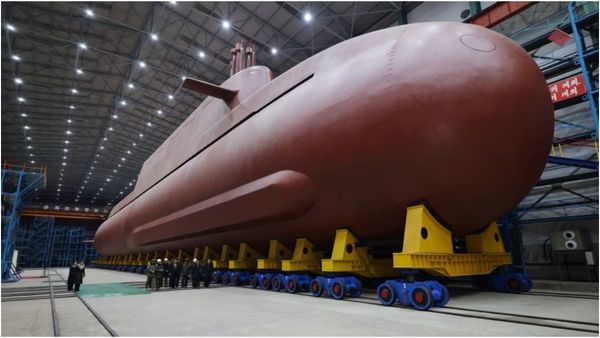 அணுசக்தியில் இயங்கும்.. புதிய நீர்மூழ்கி கப்பலை உருவாக்கிய வடகொரியா! அலர்ட் மோடில் அமெரிக்கா