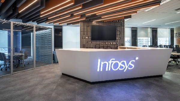 fresher hiring அடியோடு குறைகிறது.. இன்ஃபோசிஸ் அதிரடி.. இந்திய ஐடி துறைக்கு பெரிய வார்னிங்