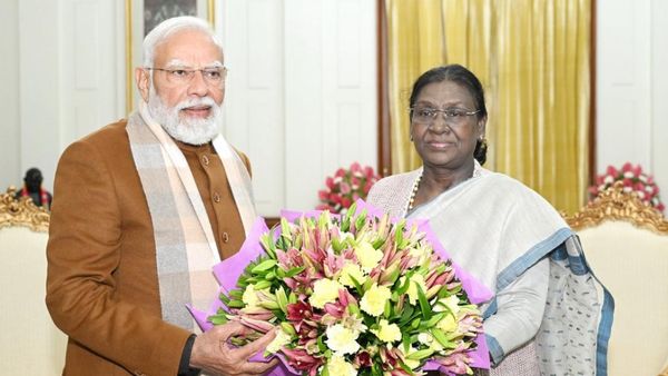 குடியரசு தலைவர் திரௌபதி முர்மு உடன் பிரதமர் மோடி திடீர் சந்திப்பு!