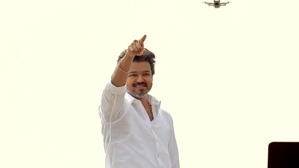 டிரான்ஸ்பார்மரில் ஏற கூடாது..அமைதியா இருக்கனும்! ஈரோடு விஜய் விஜயம்! தவெக தொண்டர்களுக்கு 11 அட்வைஸ்!