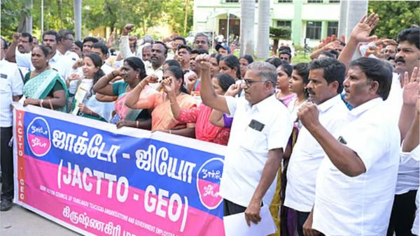 வாயை மூடி பேசவும்! அமைச்சர்களுடன் முக்கிய மீட்டிங்! அரசு ஊழியர்கள், ஆசிரியர்களுக்கு பறந்த உத்தரவு!