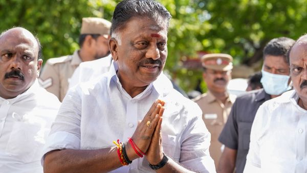 நிதியமைச்சரா இருந்த உங்களுக்கு.. சொத்து விவரம் நினைவில்லையா! வழக்கறிஞர் கேள்வியால் ஓபிஎஸ் டென்ஷன்