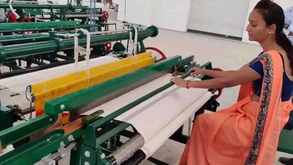 விசைத்தறியாளர்களுக்கு 10 லட்சம் கிடைக்கும்.. 50 சதவீதம் மானியம் வழங்கும் தமிழக அரசு.. எப்படி பெறலாம்