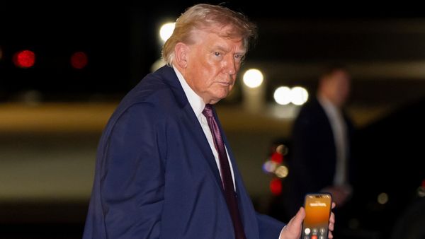 கிரீன்லாந்தை ஆக்கிரமிக்க ரெடியாகும் டிரம்ப்? மிக முக்கிய நடவடிக்கை! அடுத்து களமிறக்கப்படும் ராணுவம்?