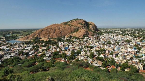 திருப்பரங்குன்றம் மலை மீது ஏற தடை! காசி விஸ்வநாதர் கோயில், சிக்கந்தர் தர்கா செல்ல அனுமதி இல்லை!