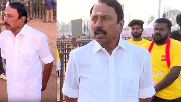 Sengottaiyan: சட்டைப் பையில் ஜெயலலிதா படம்.. தவெக கரை வேட்டி.. முதல் ஆளாக ஈரோடு கூட்டத்திற்கு வந்த செங்கோட்டையன்