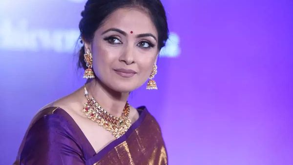 அந்த படத்திற்கு தியேட்டர்ல கூட்டமே இல்ல, வசூல் மட்டும் பல கோடின்னு சொல்றாங்க! ஓபனாக தாக்கி பேசிய சிம்ரன்