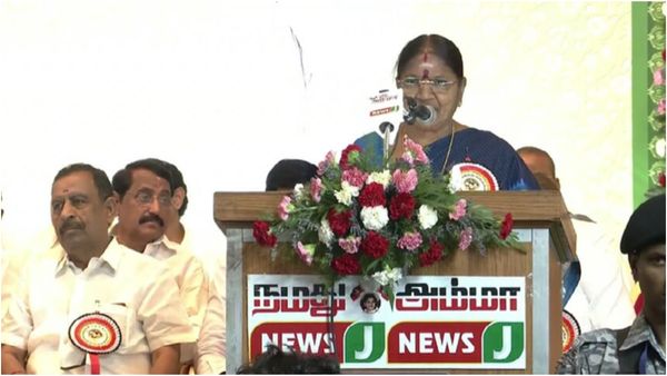 ஜெயலலிதாவின் ஆன்மா.. எடப்பாடி உருவத்தில் அதிமுக பொதுக்குழுவை பார்க்கிறது.. புகழ்ந்து தள்ளிய வளர்மதி!