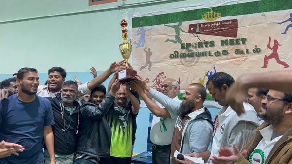 12 அணிகளுடன் ரியாத் தமிழ்ச் சங்கம் நடத்திய வாலிபால் போட்டி! கடல் கடந்து தமிழர்கள் கொண்டாட்டம்!