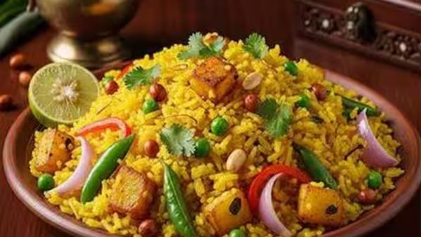 உப்புமாவை விடுங்க.. அவலில் இப்படி ஒரு 'புலாவ்' செய்யலாமா? 10 நிமிஷத்துல தட்டு காலியாகிடும்!