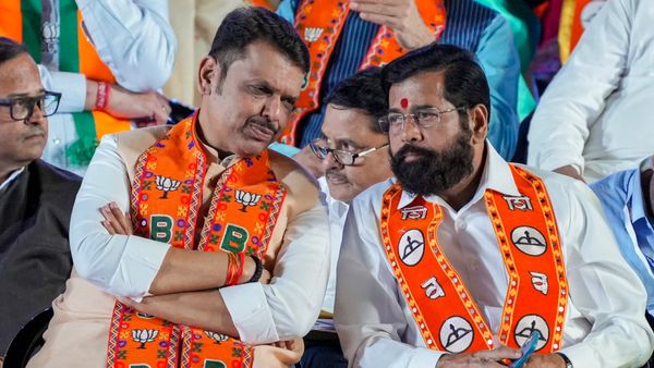 உடையும் பாஜக கூட்டணி? விட்டு கொடுக்காத ஷிண்டே.. மீண்டும் பரபரப்பாகும் மும்பை! நொடிக்கு நொடி குழப்பம்