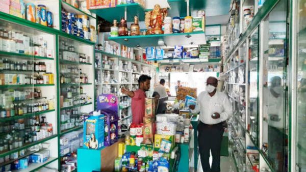 குழந்தைகள் சிரப்பில் உயிரைக் கொல்லும் விஷம் கலப்படம்.. மருந்துக் கடைகளுக்கு பறந்த அதிரடி உத்தரவு!