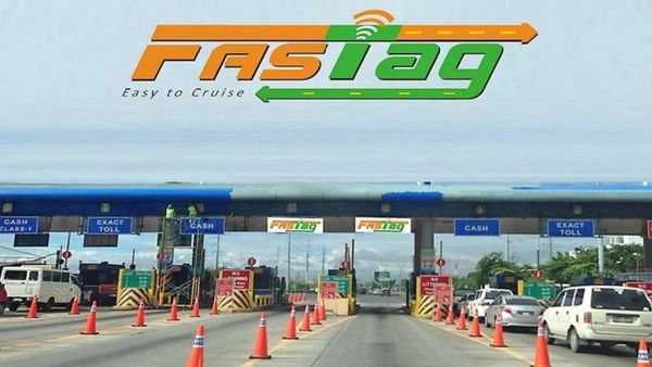 ஃபாஸ்டாக் ரூல்ஸ் மாறுகிறது.. டேக் இல்லாமல் இனி டோல் கேட்டை கடக்கவே முடியாது? வருகிறது புது ரூல்?