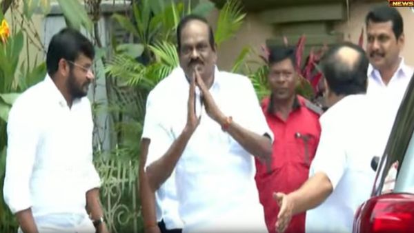 திமுகவில் இணைந்த வைத்திலிங்கம்.. MLA பதவியை ராஜினாமா செய்துவிட்டு ஸ்டாலின் முன்னிலையில் இணைந்தார்!