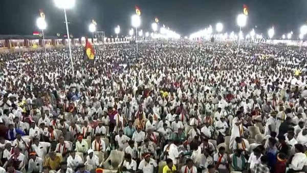 தேமுதிக மாநாட்டில் பிரேமலதா பேசிக் கொண்டிருந்தபோதே சோகம்.. கூட்டத்தில் மயங்கி விழுந்த நிர்வாகி பலி!