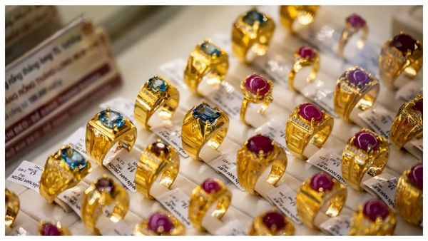 Gold smuggling: கேரளா அரசுப் பேருந்தில் அள்ள அள்ள வந்த தங்கம்.. விசாரணையில் அதிர்ச்சி