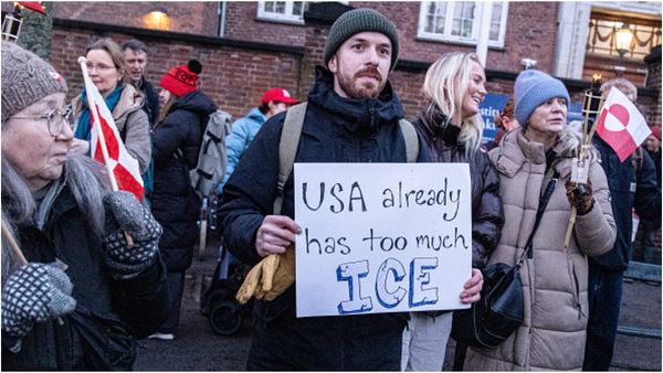 கிரீன்லாந்தில் வெடித்த போராட்டம்.. டிரம்புக்கு எதிராக திரண்ட ஆயிரக்கணக்கான மக்கள்! ஜர்க் ஆகும் US