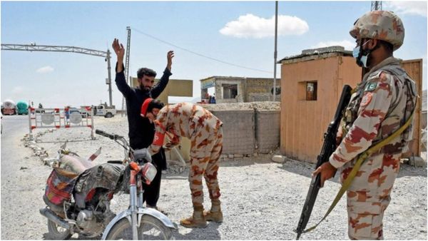 ஆபரேஷன் ஹெரோஃப்.. பாகிஸ்தானில் திடீர் பதற்றம்! பலுச் பிரிவினைவாதப் போராளிகள் தாக்குதல்!