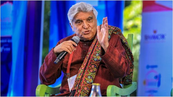 உலகின் பழமையான மொழி தமிழ் தான்.. சமஸ்கிருதம் அல்ல.. பாடலாசிரியர் ஜாவேத் அக்தரின் தரமான பதில்!