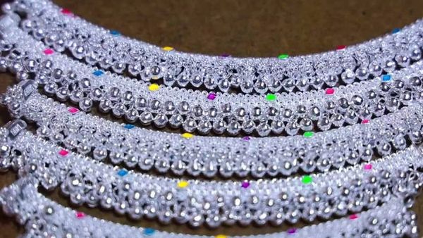 வேலையைக் காட்டிய வெள்ளி விலை உச்சம்! சேலத்தில் கொலுசு உற்பத்தி கடும் பாதிப்பு! 90% வரை சரிந்த ஆர்டர்