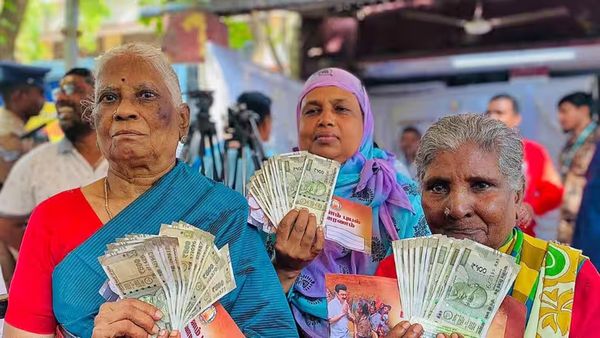 பொங்கல் பரிசு இதுவரை வாங்காதவர்கள்.. ரேஷன் கடைகளுக்கு போனால்.. நடந்த ஆச்சரியம்