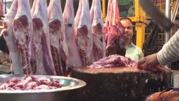 பொங்கலை தொடர்ந்து அசைவ விருந்து: நெல்லையில் இறைச்சிக் கடைகளில் அலைமோதிய கூட்டம்! மட்டன் கிலோ ரூ.1000