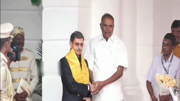 ஆளுநர் உரையை வாசிக்காமல்.. சட்டசபையில் இருந்து வெளியேறினார் கவர்னர் ரவி!