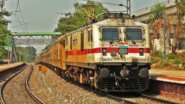 தாம்பரத்தில் இருந்து புறப்படும் பொங்கல் சிறப்பு ரயில்கள்.. எதில் எல்லாம் இன்னும் இருக்கைகள் உள்ளது?