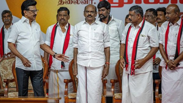 “முதல்வர் ஸ்டாலின் மடியில் விழுந்துவிட்டேன்”.. மனமுருகிப் பேசிய வைத்திலிங்கம்!