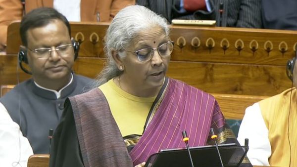 Cancer Treatment: புற்றுநோய் சிகிச்சை மருந்துகள் விலை குறையும்.. பட்ஜெட்டில் நிம்மதி தரும் அறிவிப்பு