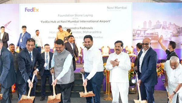 லாஜிஸ்டிக்கின் ஹப்.. வேற லெவலில் மாறப்போகும் நவி மும்பை சர்வதேச விமான நிலையம்