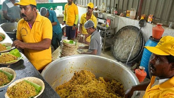 பிரியாணி ஓட்டல்களில் நடந்த ஊழல்.. ஐடி ரெய்டில் வெளியான உண்மை! இத்தனை கோடிகளா!