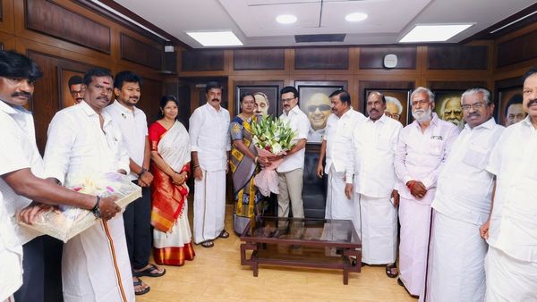 கோட்டைக்கு போய் 10 வருஷமாச்சு.. டெல்லிய பார்த்ததேயில்ல! திமுகவுக்கு தேமுதிக ஓகே சொல்ல இதுதான் காரணம்