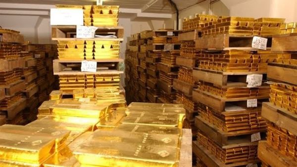 பூமியில் மிச்சமிருக்கும் தங்கம்.. இந்த 5 நாடுகளிடமே இருக்கு! டாப்பில் இருக்கும் நாடு எதுன்னு பாருங்க