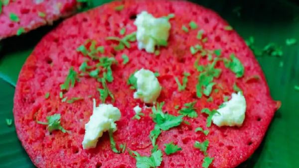 உங்க குழந்தை காய்கறி சாப்பிட மாட்டேங்குதா? இந்த பீட்ரூட் ஊத்தப்பம் செஞ்சு கொடுங்க! தட்டே காலியாகிடும்!