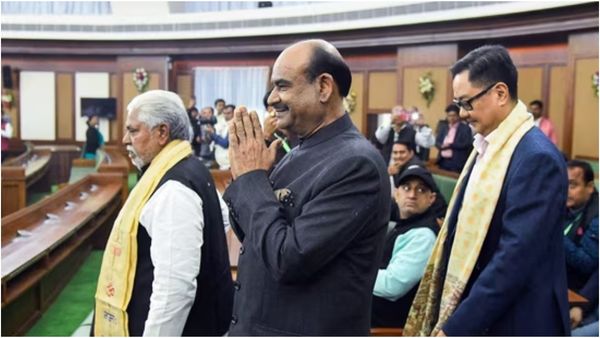 ஆட்டம் கண்ட ஓம் பிர்லா.. திடீரென எடுத்த முடிவு! எதிர்க்கட்சி எம்பிக்களுக்கு ஏற்பட்ட சங்கடம்!