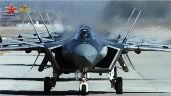 ஈரானில்.. சீனாவின் சக்தி வாய்ந்த 5ம் தலைமுறை போர் விமானம்! என்னங்க நடக்குது? ஷாக்கான அமெரிக்கா