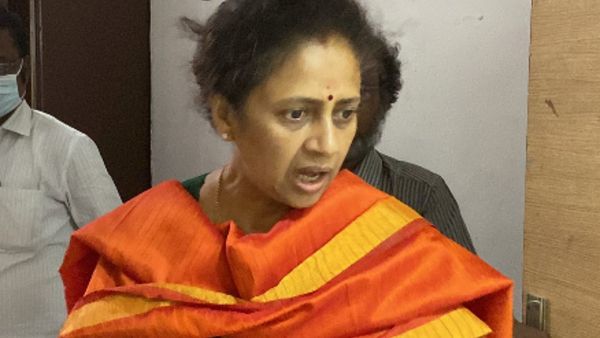 அந்த இயக்குனரை இப்போ நான் பிளாக் பண்ணிட்டேன்! மீண்டும் பழைய பிரச்சனை, லட்சுமி ராமகிருஷ்ணன் ஆதங்கம்