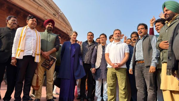 8 எம்பிக்கள் சஸ்பெண்ட்! ஒன்றிய பாஜக அரசின் ஜனநாயகப் படுகொலை! சிபிஐ(எம்) கடும் கண்டனம்!