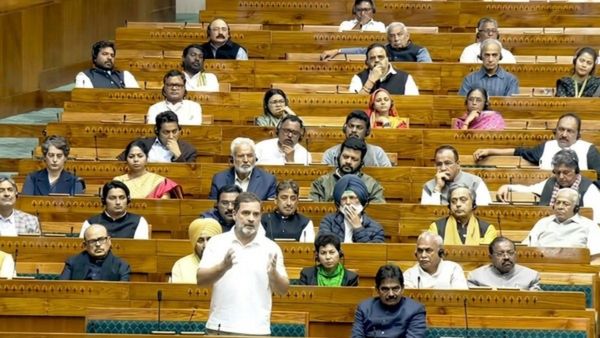 ராகுல் காந்திக்கு பாடம் புகட்டிய திமுக? நாடாளுமன்றத்தில் நேற்று 