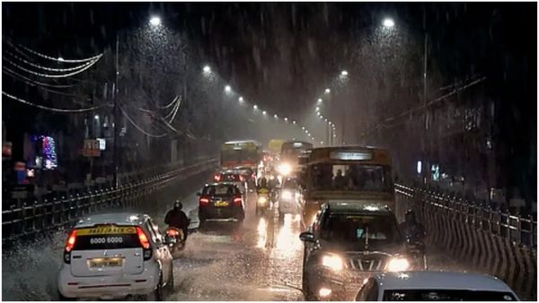 தமிழ்நாட்டில் 9 மாவட்டங்களில் வெளுக்கப் போகுது மழை.. வானிலை மையம் அப்டேட்! பள்ளி மாணவர்களே அலர்ட்