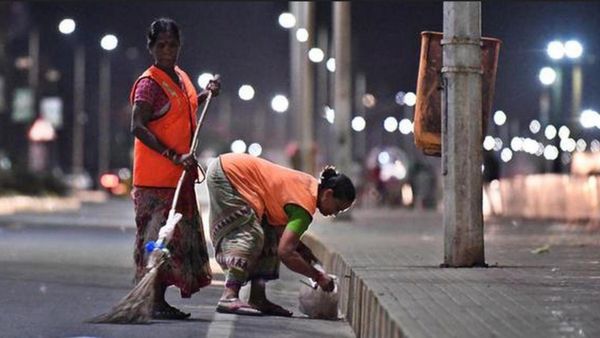 தூய்மைக் காவலர்களின் மதிப்பூதியம் ரூ.6 ஆயிரமாக உயர்வு - தமிழக அரசு அரசாணை