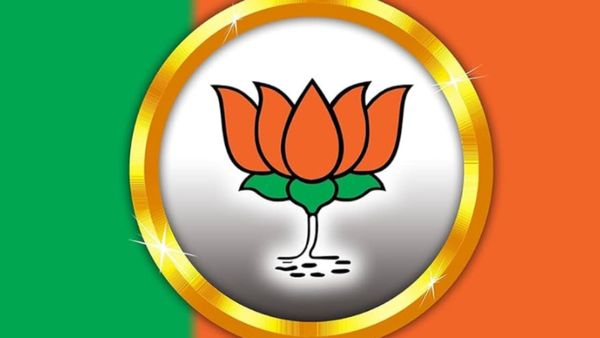 பிஜேபியின் தாமரை சின்னத்தில் கரைந்த தனித்துவம்: தமிழக அரசியலில் மாநில கட்சிகளுக்கு தலைகீழ் டுவிஸ்ட்