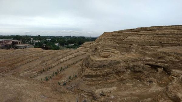 கேஜிஎஃப் உள்ளே.. கொத்தாக புகுந்த கும்பல்.. மூட்டை மூட்டையாக எடுக்கப்பட்ட தங்கம்.. ஷாக்கிங் சம்பவம்