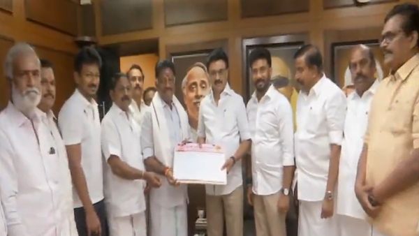 OPS in DMK: ஓபிஎஸ்ஸுடன் இன்று திமுகவில் இணைந்தவர்கள் யார் யார்? வெல்லமண்டி நடராஜனை காணோமே!