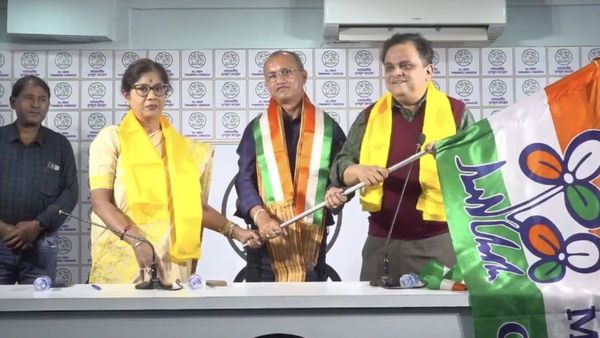 பாஜகவுக்கு அதிர்ச்சி கொடுத்த மம்தா.. தேர்தல் நெருங்கும்போது திரிணாமுலில் ஐக்கியமான முக்கிய புள்ளி