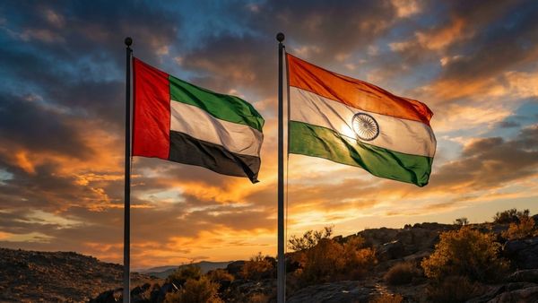 ரொம்ப முக்கியம்.. அமீரக இந்தியர்கள் கண்டிப்பாக தெரிந்து கொள்ள வேண்டியவை.. முக்கிய அறிவிப்பு